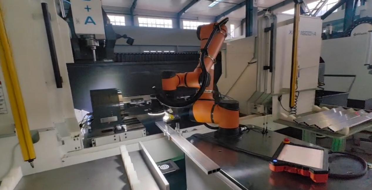 Come scegliere una soluzione di caricamento e scarico CNC adatto?