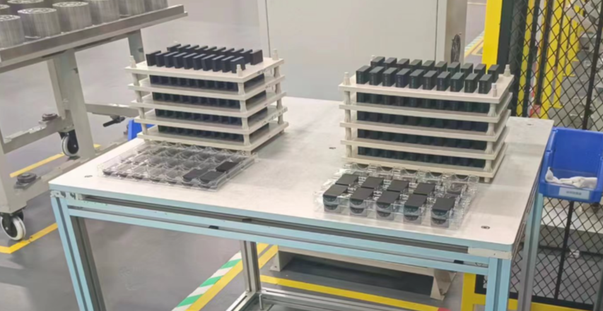 Innovazione nell'automazione delle linee di produzione: applicazione precisa ed efficienza Salto della tecnologia di caricamento visivo e scarico
