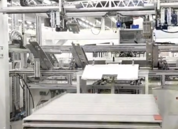 Applicazione di robot compositi nel caricamento e scarico del blocco in alluminio CNC