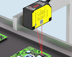 Il sensore di spostamento laser della serie FSD25 presenta protezione multi-range, alta precisione e IP67?