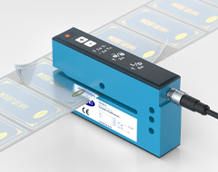 Tutti i materiali dell'etichetta possono essere rilevati accuratamente con un singolo clic? Il sensore di etichetta ultrasonica FGU03-C rende questa sfida un gioco da ragazzi!